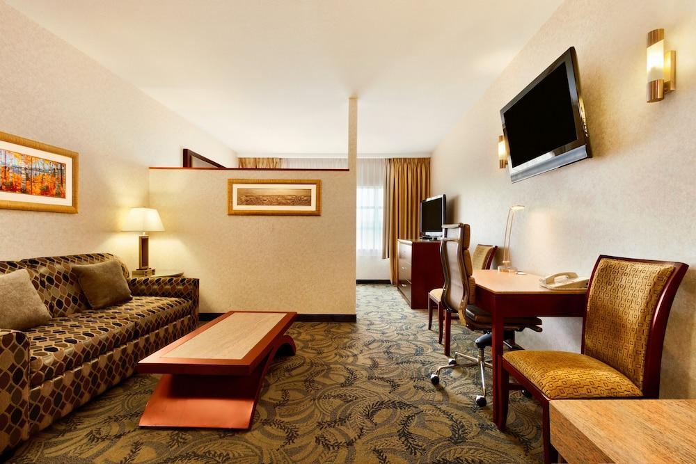 Poco Inn And Suites Hotel And Conference Center Port Coquitlam Εξωτερικό φωτογραφία