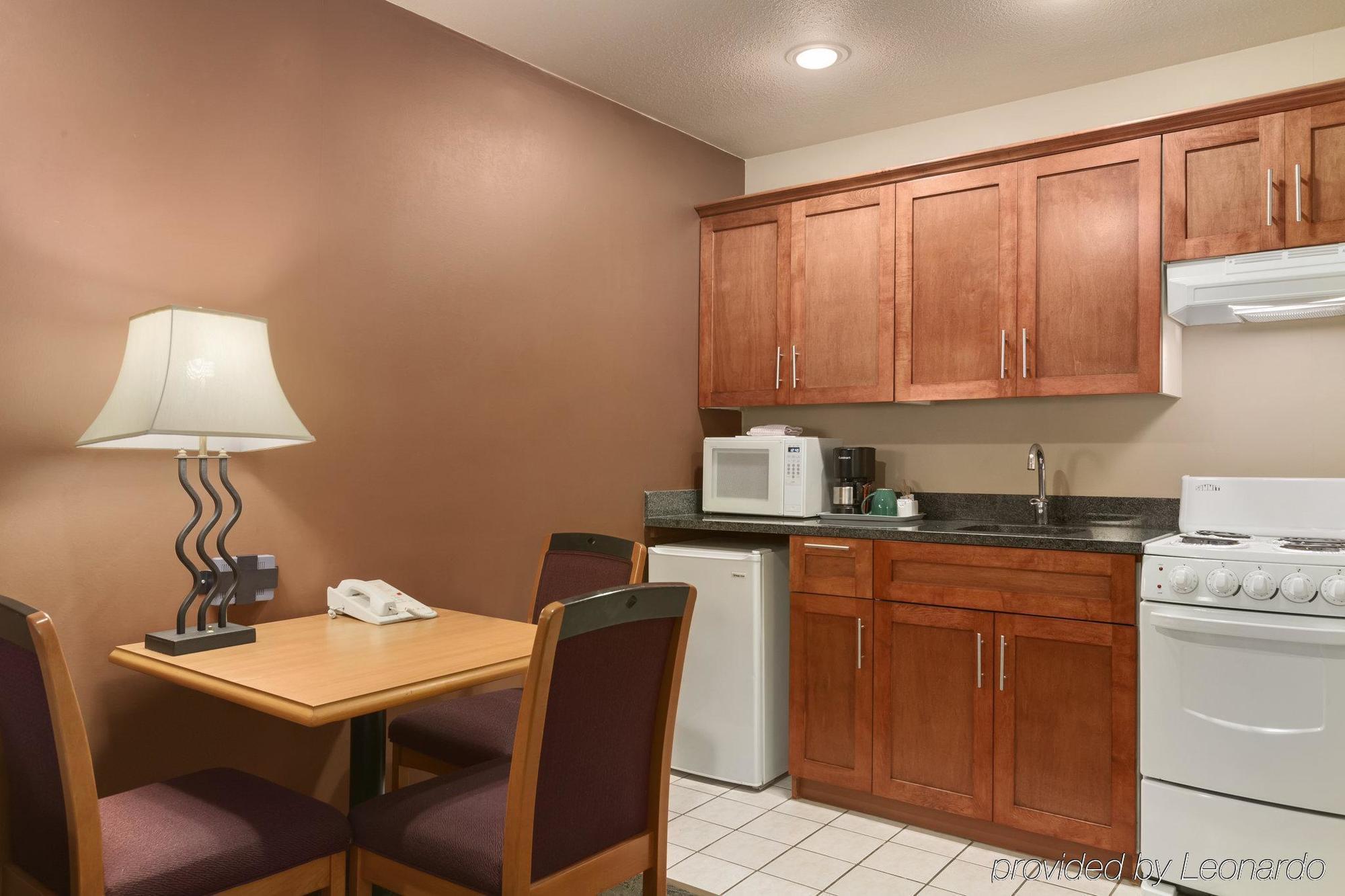 Poco Inn And Suites Hotel And Conference Center Port Coquitlam Εξωτερικό φωτογραφία