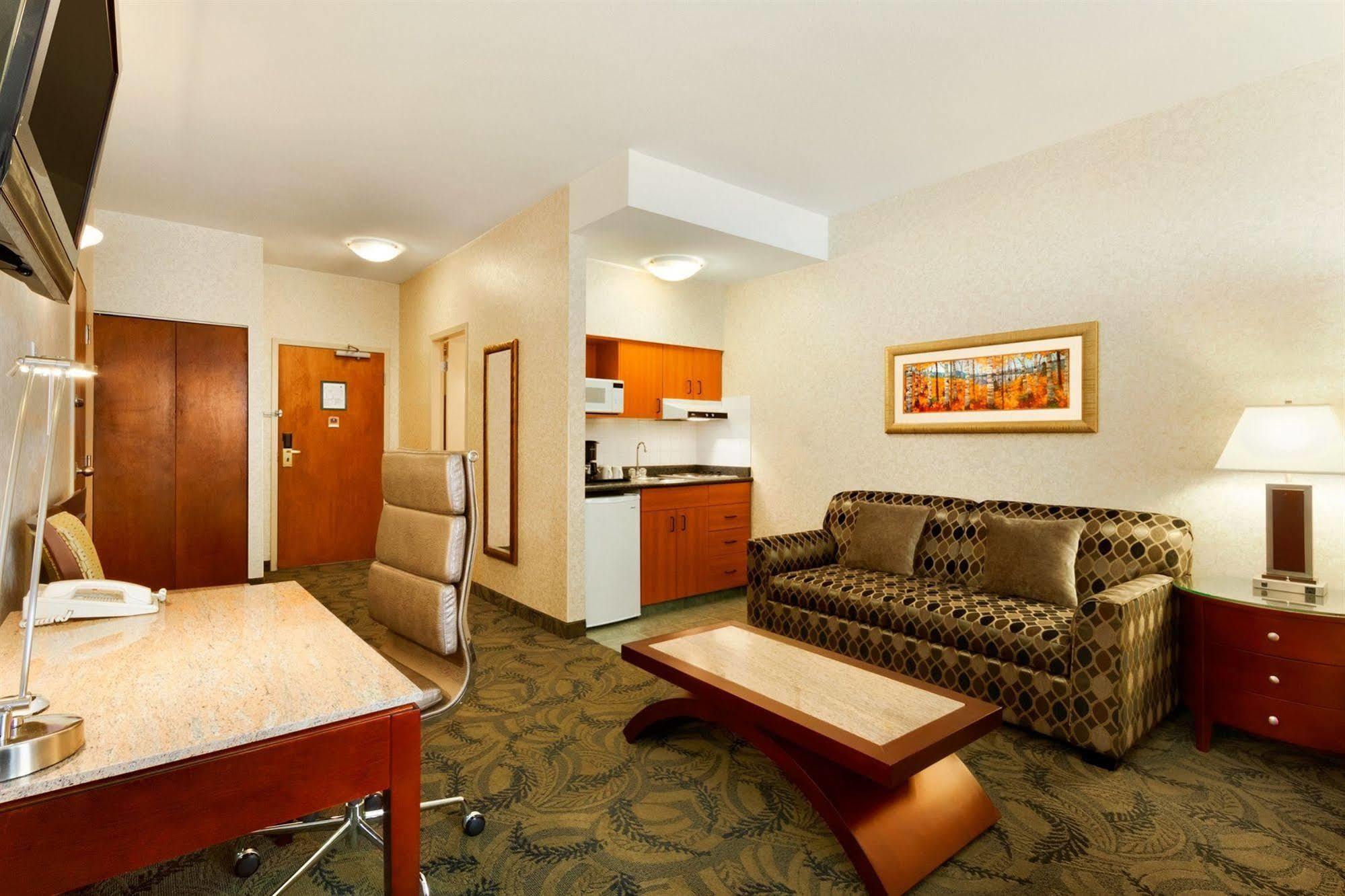 Poco Inn And Suites Hotel And Conference Center Port Coquitlam Εξωτερικό φωτογραφία